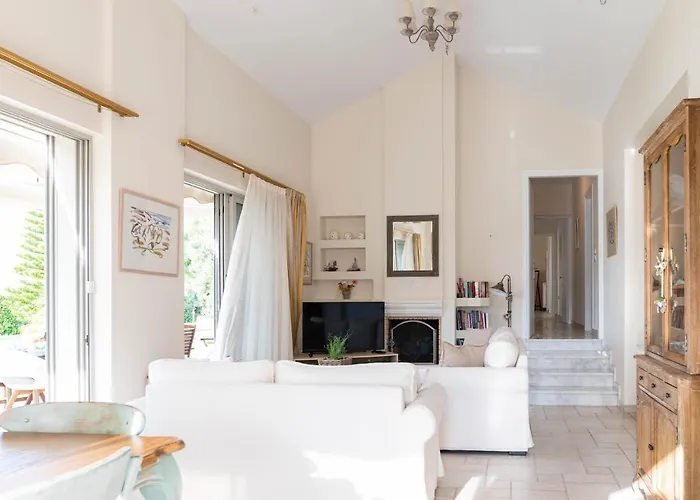 Secret With Private Pool Vilă