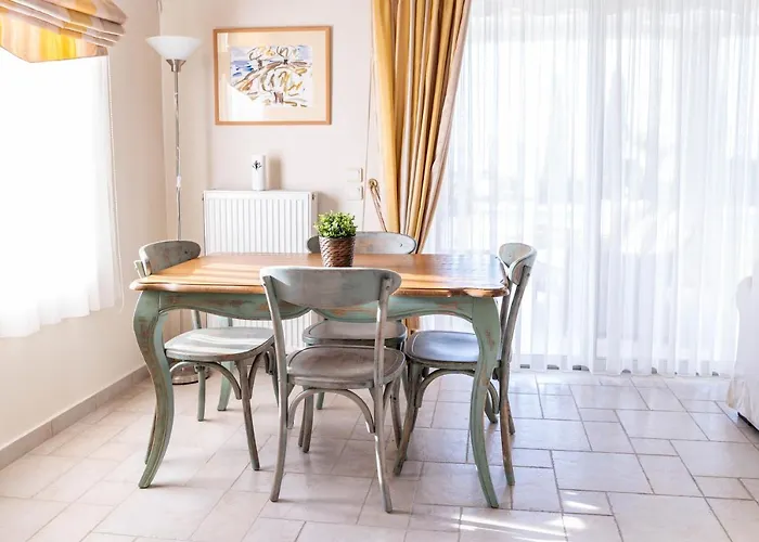 Secret With Private Pool Vilă *