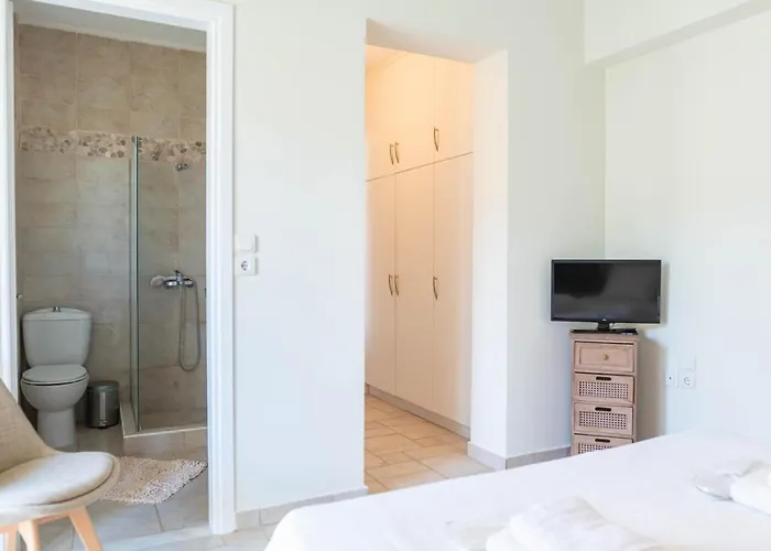 Secret With Private Pool