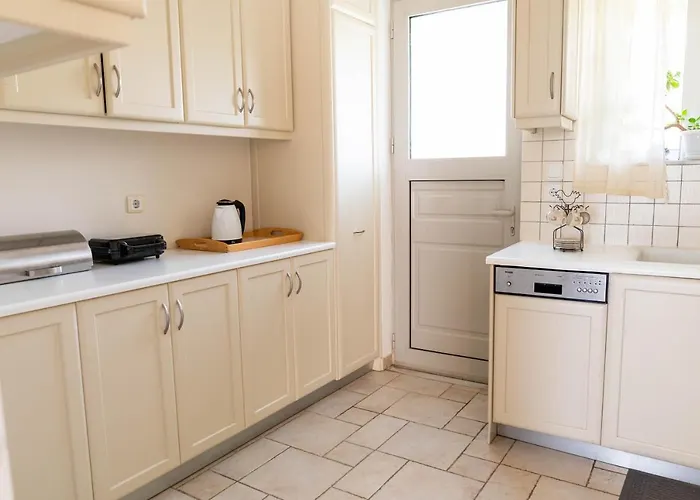 Secret With Private Pool